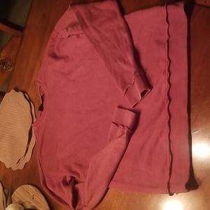 Mens size small, sweatshirt.. like new!